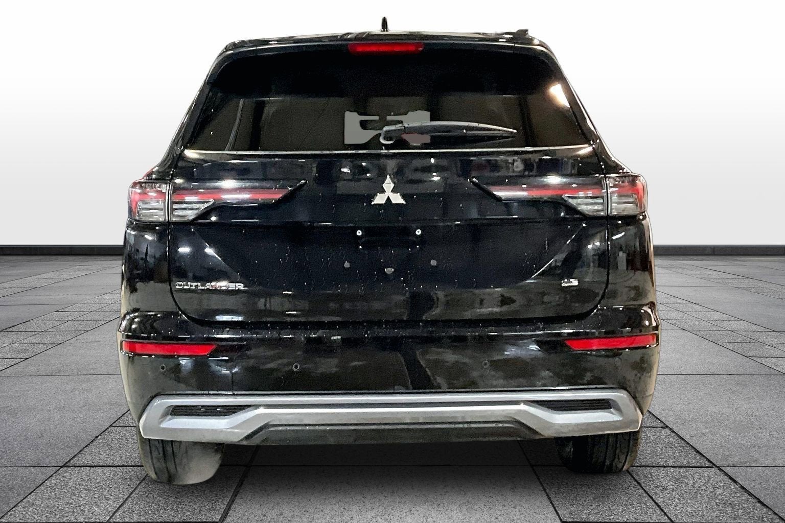 2025 Mitsubishi Outlander — interior view